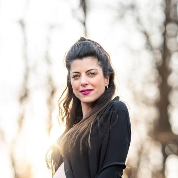 Meet your Posher, Hen - Picture 1 of 1